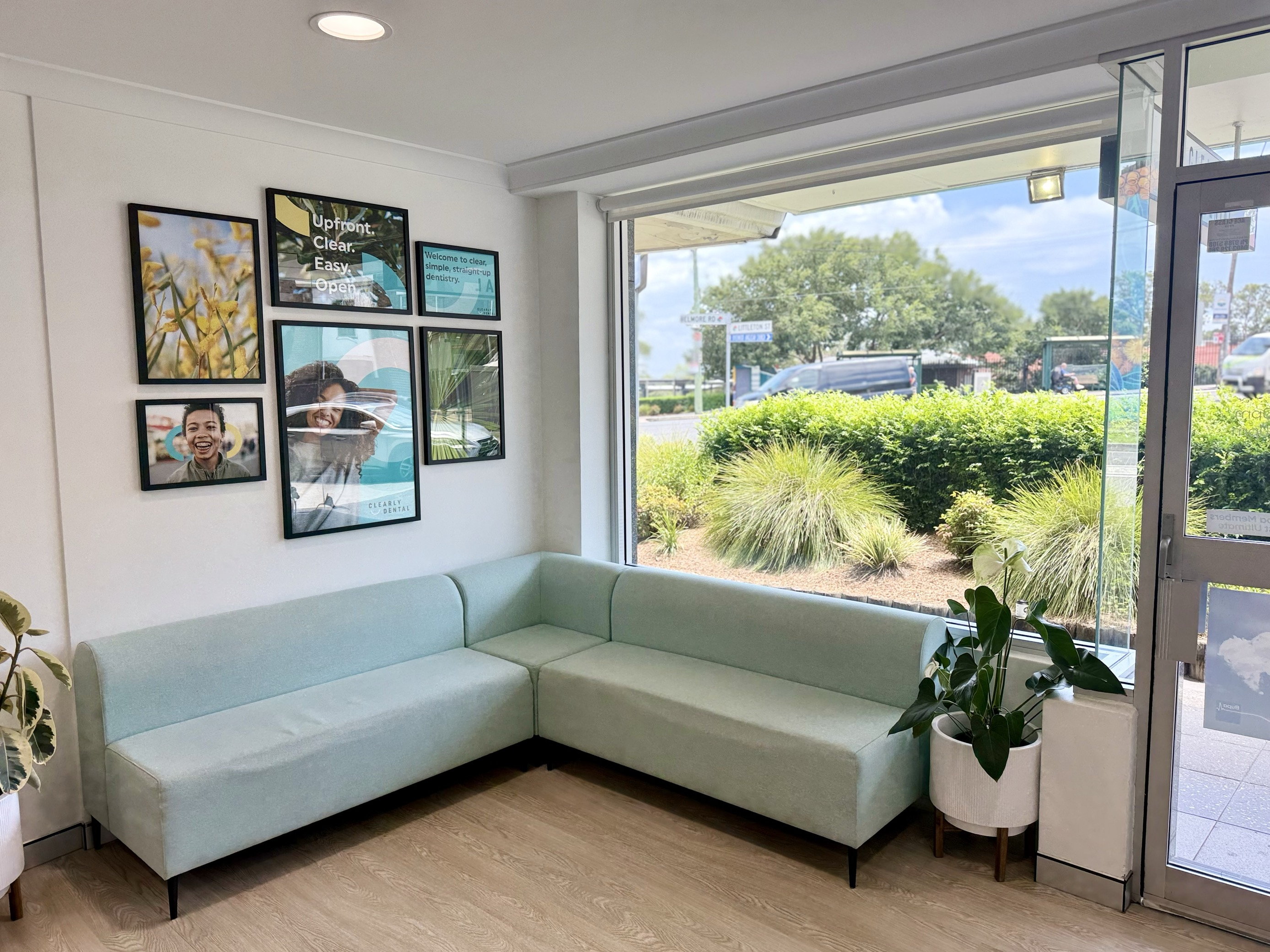 Clearly Dental Riverwood lounge area